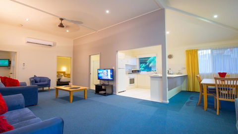 Pacific Palms Resort - Sydneys Hotel 2
