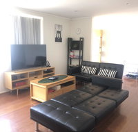 Page Fresh 3BR House Free WiFi Netflix Parking - Sydneys Hotel