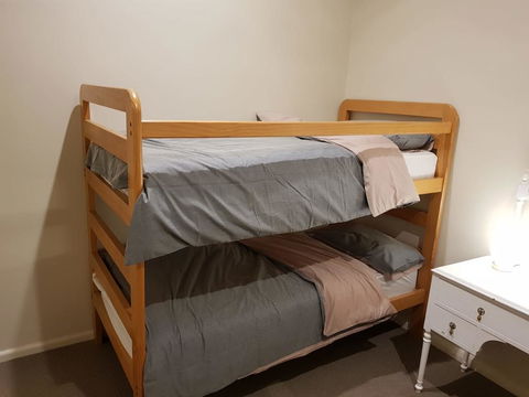 Pakenham Ranges - Sydneys Hotel 2