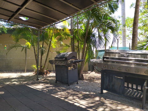 Palm Court Backpackers - Sydneys Hotel 2