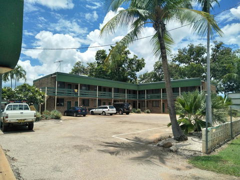 Palm Court Backpackers - Sydneys Hotel 0