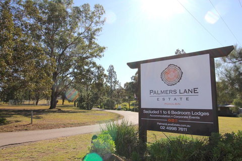 Palmers Lane Estate - Sydneys Hotel 0