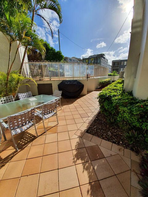 Pandanus Shores Kings Beach - Sydneys Hotel 1
