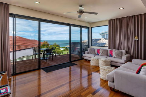 Panoramic Views From Private Roof Top Deck - Sydneys Hotel 0