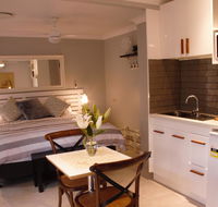 Paperbark Bed  Breakfast - Sydneys Hotel