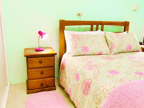 Paradise Eco Unit - Sydneys Hotel 0