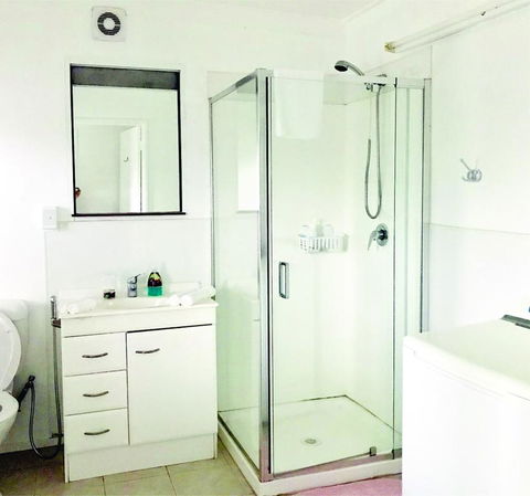 Paradise Eco Unit - Sydneys Hotel 2