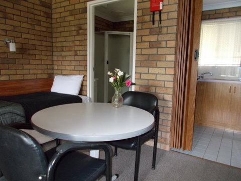 Park House Motor Inn - Sydneys Hotel 3