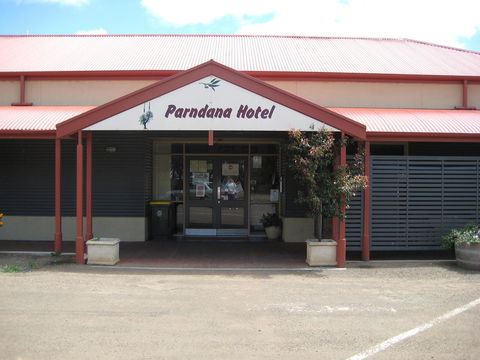 Parndana Hotel Cabins - Sydneys Hotel 0
