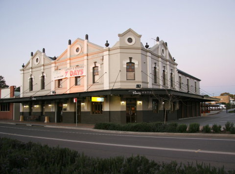 Peden's Hotel - Sydneys Hotel 0