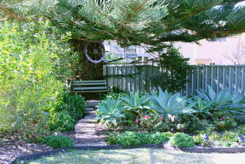 Pelican Beach House Narrawallee - Sydneys Hotel 2