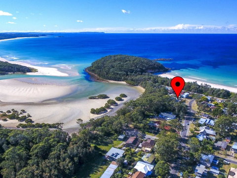 Pelican Beach House Narrawallee - Sydneys Hotel 0