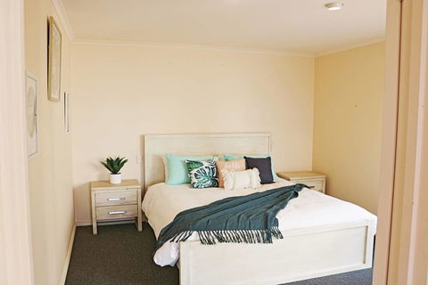 Pelican Lake Holiday House - Sydneys Hotel 2