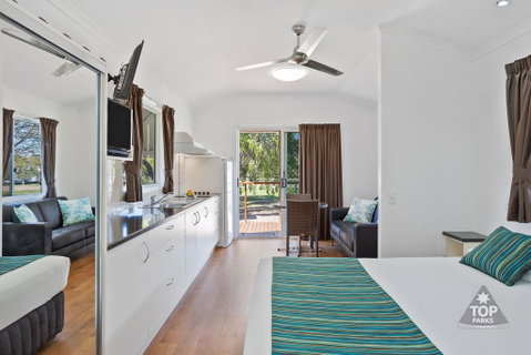 Pelican Rest Tourist Park - Sydneys Hotel 0