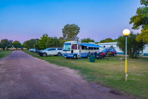 Pelican Rest Tourist Park - Sydneys Hotel 2