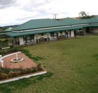 Pepper Tree Ridge BB - Sydneys Hotel
