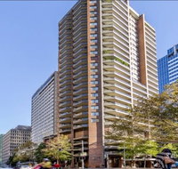 Perfect City location. Immaculate Apartment with Parking - Sydneys Hotel