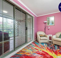Pet Friendly Home - Pool  Parking - Tennis Court - Sydneys Hotel