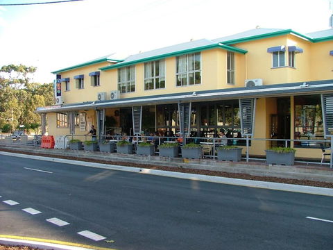 Pet Friendly Home Walking Distance To Surf Beach - North St, Woorim - Sydneys Hotel 1