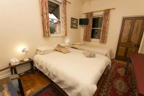 Pierrepoint Bed & Breakfast - Sydneys Hotel 1
