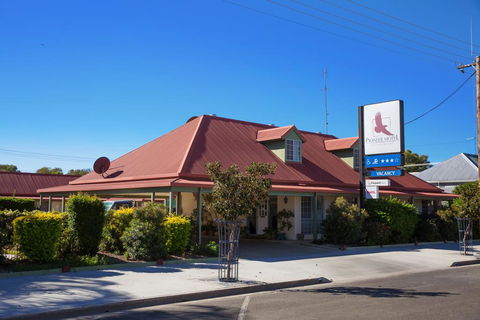 Pioneer Motel Goondiwindi - Sydneys Hotel 0