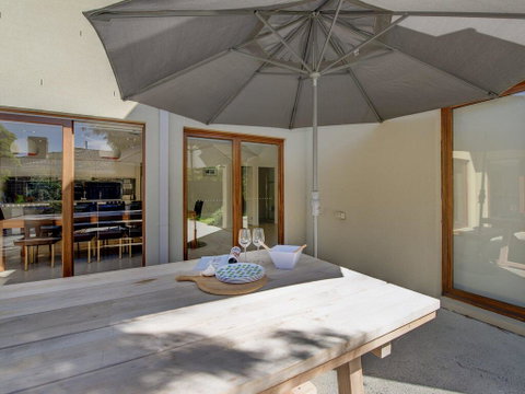 Plantation Bay - Sydneys Hotel 2