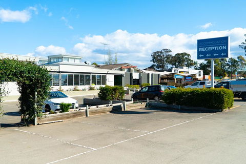 Plumpton Hotel - Sydneys Hotel 0