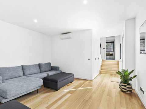 POINT BREAK , NEW LISTING 2019,  - Sydneys Hotel 3