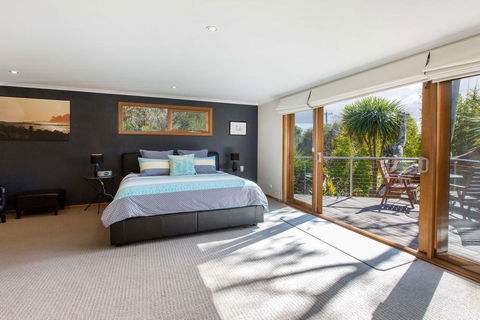 POINT LEO BEACH HOUSE - POINT LEO - Sydneys Hotel 0