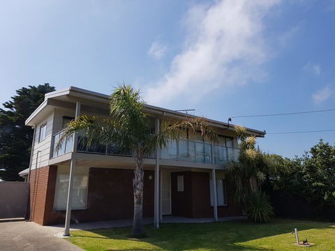 Portarlington Beach Shack 50 Metres To The Water - Sydneys Hotel 1