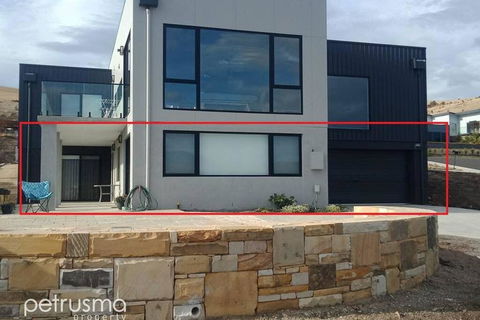 POSH, Port Out Starboard Home - Sydneys Hotel 1