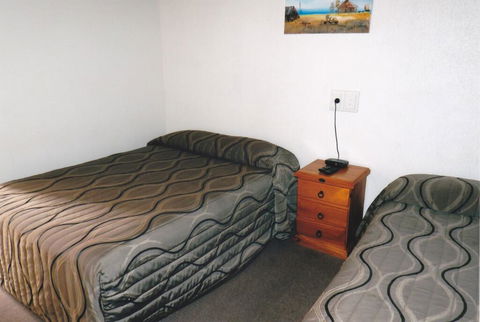 PRECINCT HOTEL GLADSTONE - Sydneys Hotel 2