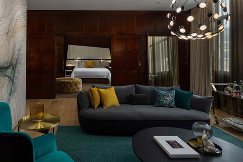 QT Sydney - Sydneys Hotel 0