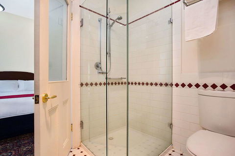 Quality Hotel Bentinck - Sydneys Hotel 2