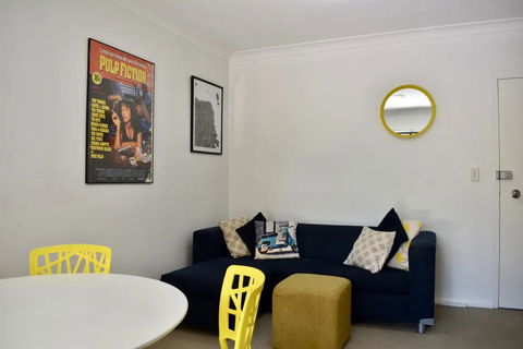 Quiet 1 Bedroom Flat In Concord - Sydneys Hotel 0