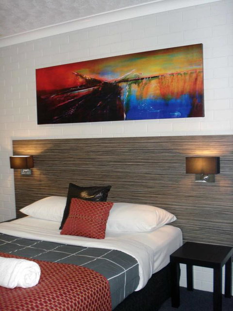 Raceview Motor Inn - Sydneys Hotel 3