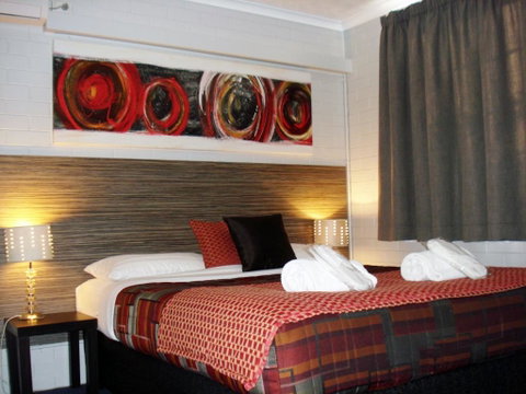 Raceview Motor Inn - Sydneys Hotel 0