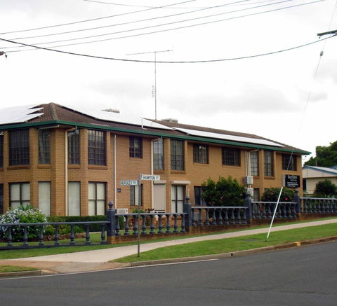 Raceview Motor Inn - Sydneys Hotel 1