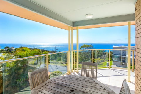 Rainbow Views - Rainbow Beach, Stunning Ocean Views And A Swimming Pool - Sydneys Hotel 0