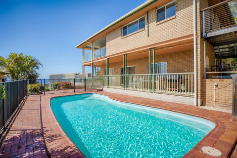 Rainbow Views - Rainbow Beach, Stunning Ocean Views And A Swimming Pool - Sydneys Hotel 2