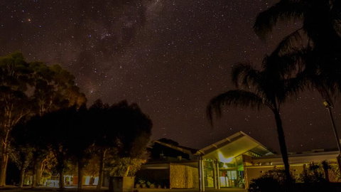 Renmark Country Club - Sydneys Hotel 3
