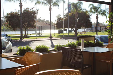 Renmark Hotel Motel - Sydneys Hotel 3