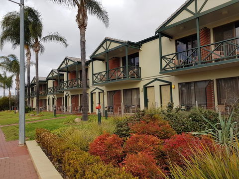 Renmark Hotel Motel - Sydneys Hotel 0