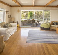 Rennies Retreat-Bushland  Ocean Views - Sydneys Hotel