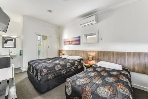Rest Motels - Sydneys Hotel 2