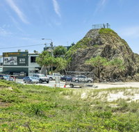 Rigi on Currumbin Beach - Sydneys Hotel