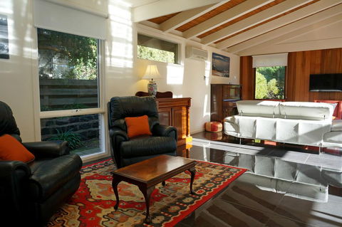 Rip Tide - Sydneys Hotel 3