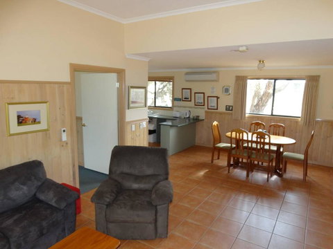 Ripples N Tonic Farmstay - Sydneys Hotel 2