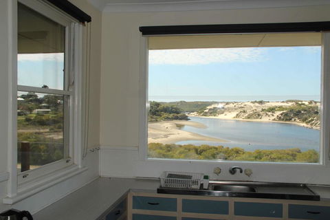 River Panorama Beach House - Sydneys Hotel 2