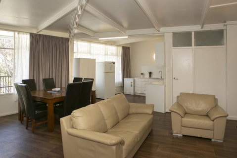 Rivers Apartments Motel Sale Gippsland - Sydneys Hotel 3